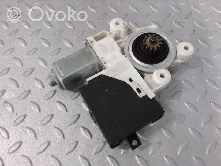 Ford Focus C-MAX Centralina/modulo portiere 981537110