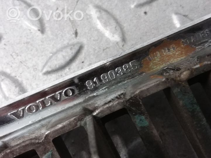 Volvo V70 Griglia superiore del radiatore paraurti anteriore 9190385