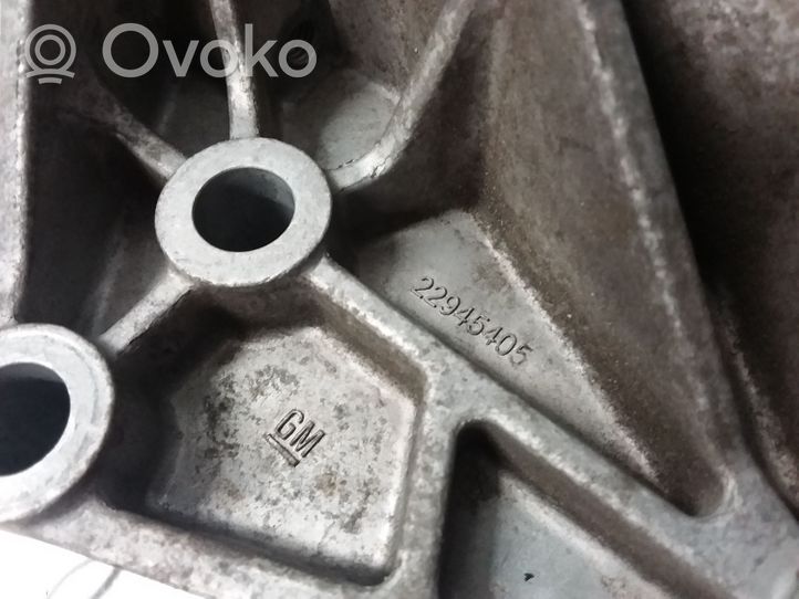 Opel Insignia A Engine mounting bracket 22945405