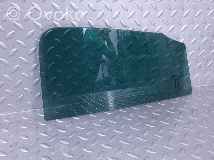 Renault Clio III Rear vent window glass 8200674055