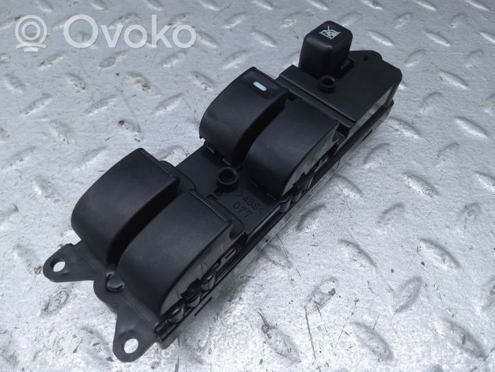 Mitsubishi Grandis Przyciski szyb 515077