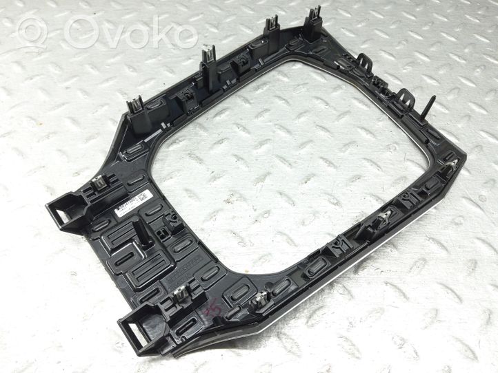 BMW 3 G20 G21 Pavarų perjungimo svirties apdaila (plastikinė) 9R962474001