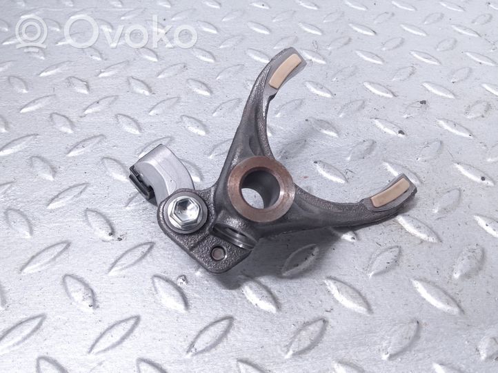 Toyota RAV 4 (XA50) Sonstiges Einzelteil Getriebe 3321012040