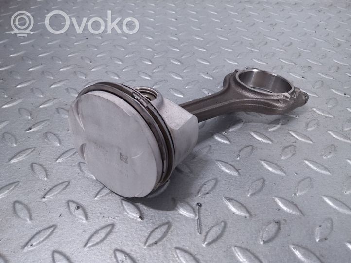 Skoda Fabia Mk3 (NJ) Piston avec bielle 04C107065AT