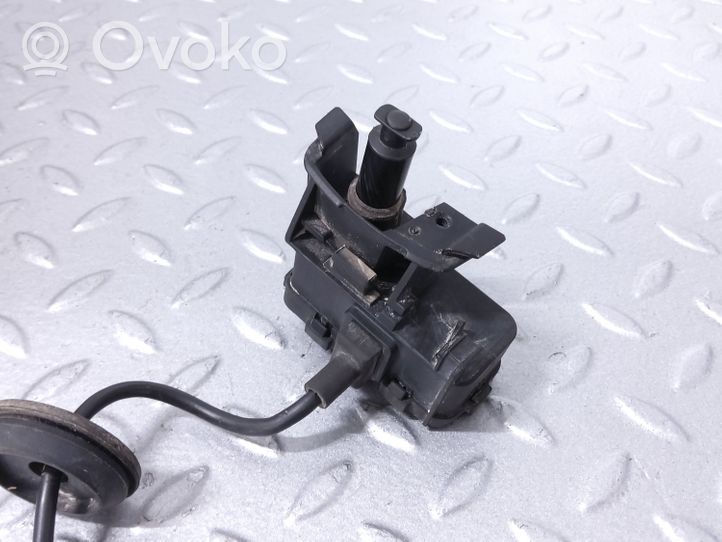 Volkswagen PASSAT B7 USA Tapa sellante del depósito de combustible 5C6810773B