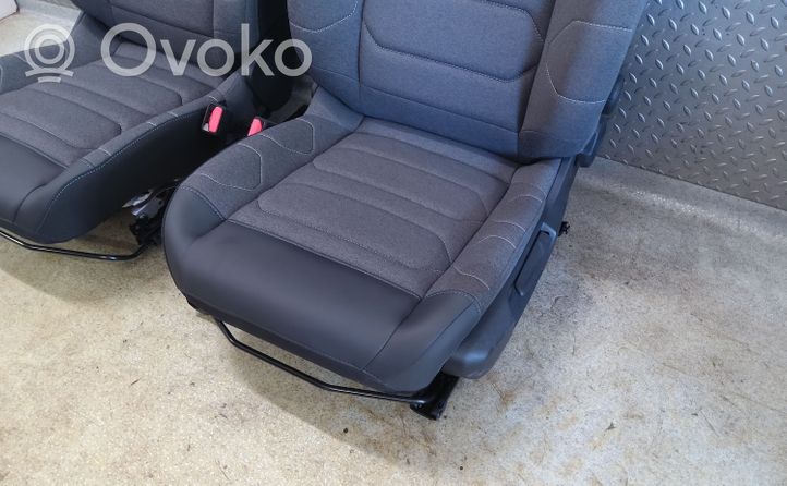 Citroen C4 III e-C4 Fotele / Kanapa / Boczki / Komplet QA1024757