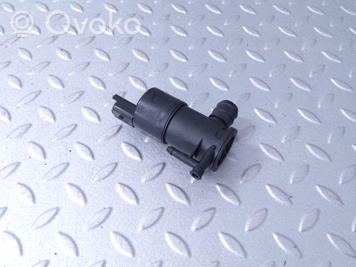 Citroen C4 III e-C4 Tuulilasi tuulilasinpesimen pumppu 9825894180