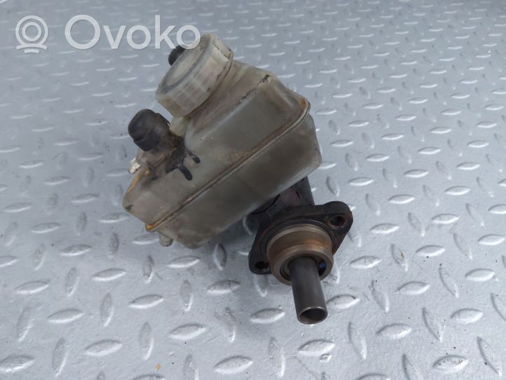 Mercedes-Benz 200 300 W123 Główny cylinder hamulca A0014314002