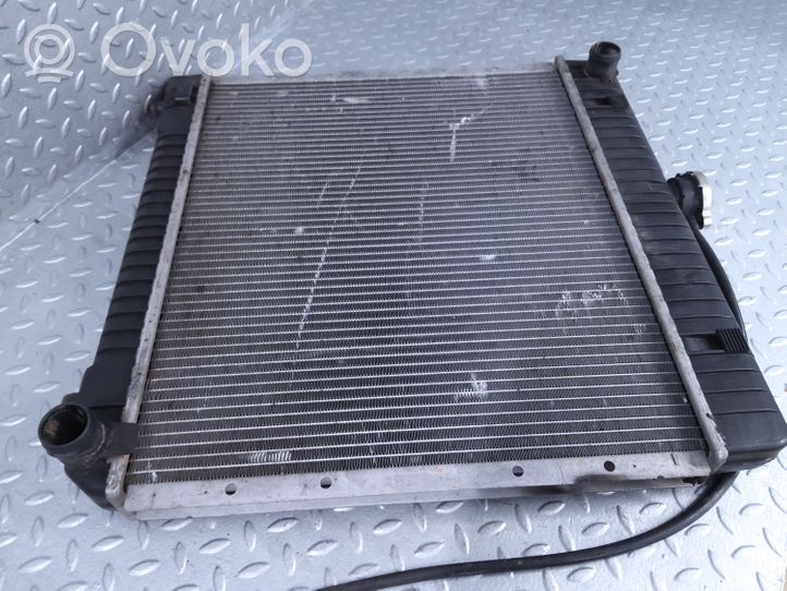 Mercedes-Benz 200 300 W123 Dzesēšanas šķidruma radiators A1235011201