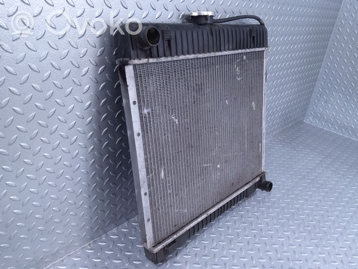 Mercedes-Benz 200 300 W123 Dzesēšanas šķidruma radiators A1235011201