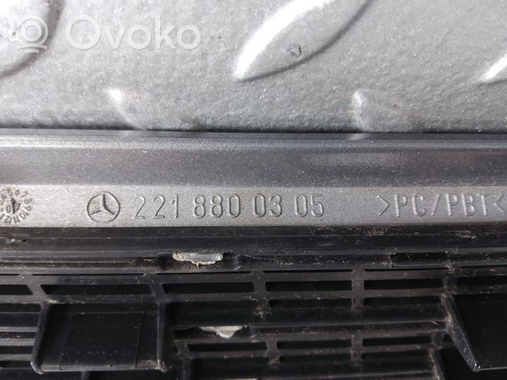 Mercedes-Benz S W221 Grille calandre de capot 2218800305