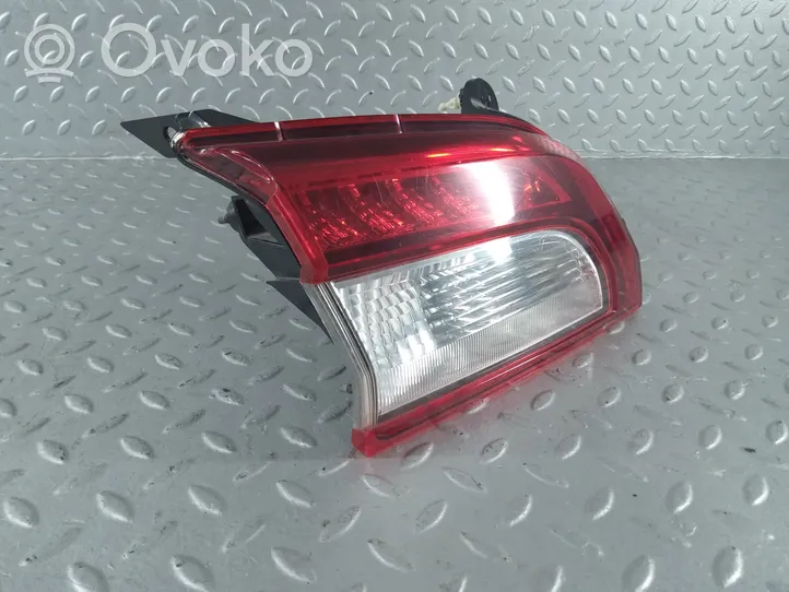 Subaru Outback (BS) Lampy tylnej klapy bagażnika 84912AL080