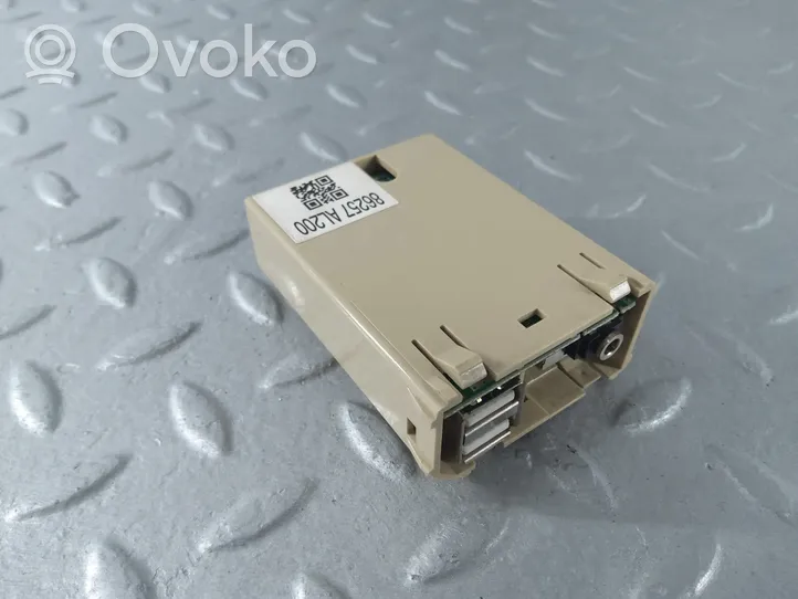 Subaru Outback (BS) Connecteur/prise USB 86257AL200