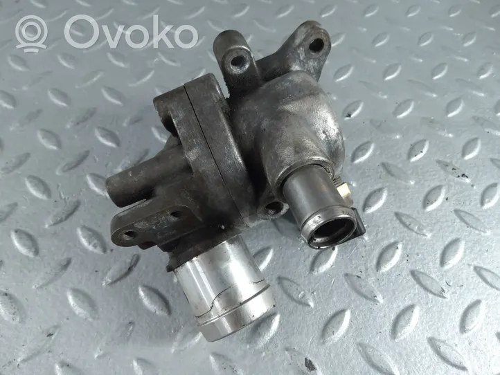 KIA Ceed Termostat / Obudowa termostatu 256102A760