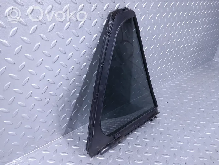 Toyota Avensis T270 Rear vent window glass QA1024757