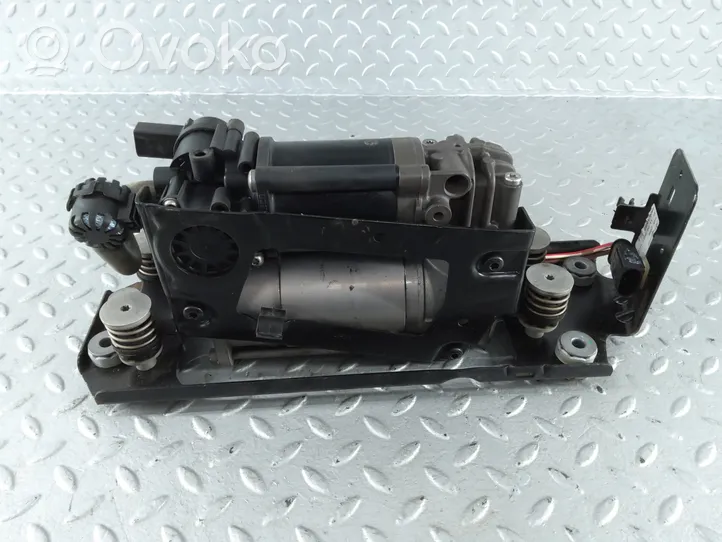 BMW 5 F10 F11 Compresseur / pompe à suspension pneumatique 6794465