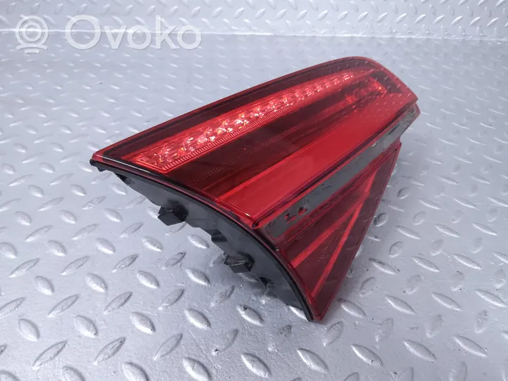 Audi A8 S8 D4 4H Lampy tylnej klapy bagażnika 4H0945093K