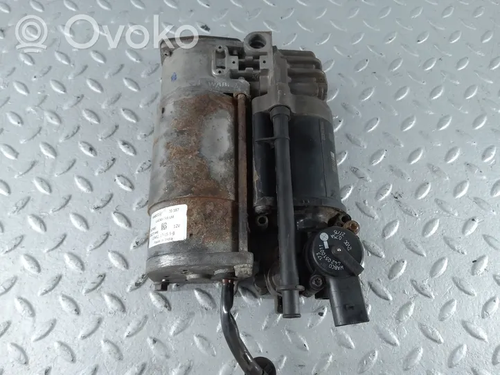 Audi A8 S8 D4 4H Ilmajousituksen kompressoripumppu 4H0616005D