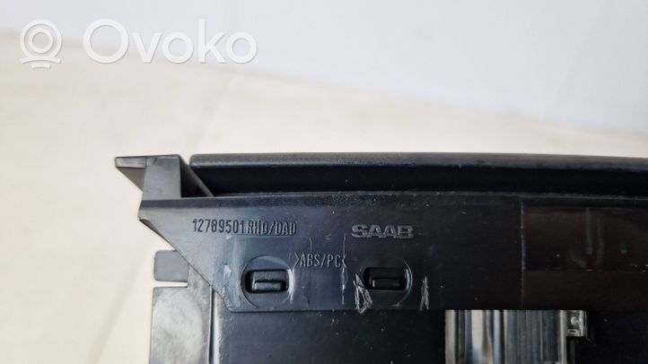 Saab 9-3 Ver2 Pokrywa skrzynki akumulatora 12789501