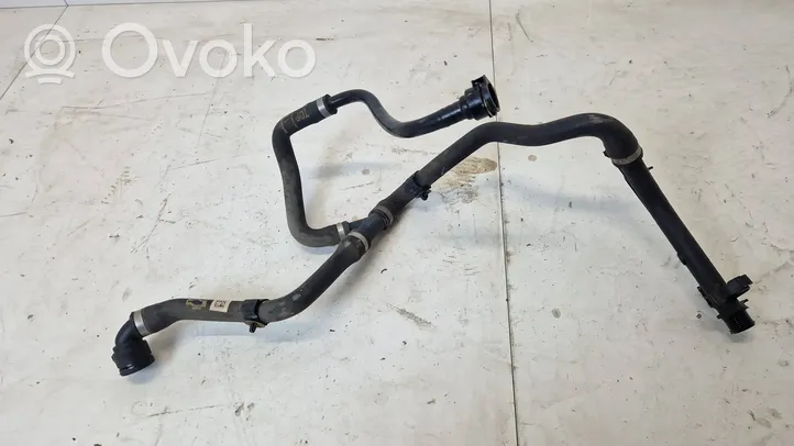 BMW 2 F22 F23 Tuyau de liquide de refroidissement moteur 