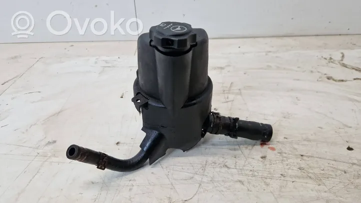 Saab 9-5 Zbiornik płynu wspomagania układu kierowniczego 26143133