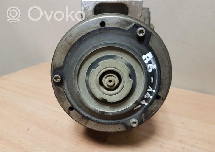 Volkswagen PASSAT B6 Air conditioning (A/C) compressor (pump) 1K0820803Q