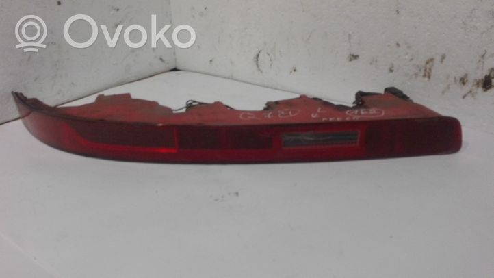 Audi Q7 4L Lampy tylnej klapy bagażnika 4L0945095