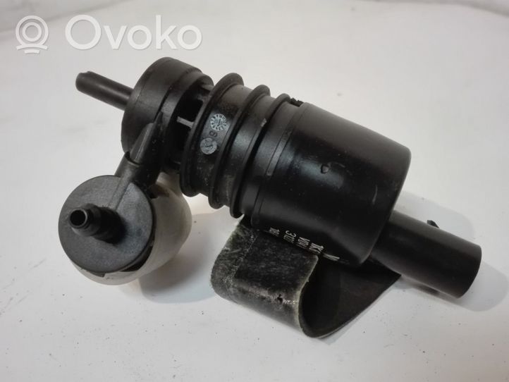 Audi Q7 4M Windscreen/windshield washer pump 1K6955651