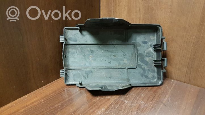 Audi A8 S8 D3 4E Couvercle de boîtier de batterie 1K0915443C