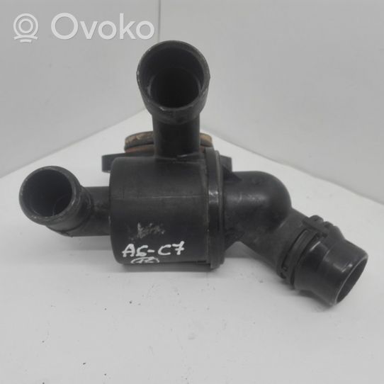 Audi A6 S6 C7 4G Termostaatin kotelo 03L121111AD