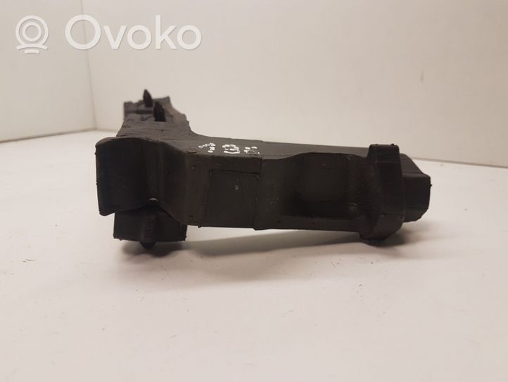 Audi RS4 Lokasuojan vaahtomuovituki/tiiviste 8K0823722H