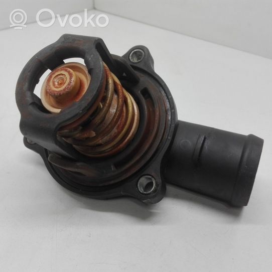 Audi A8 S8 D3 4E Boîtier de thermostat / thermostat 059121111L