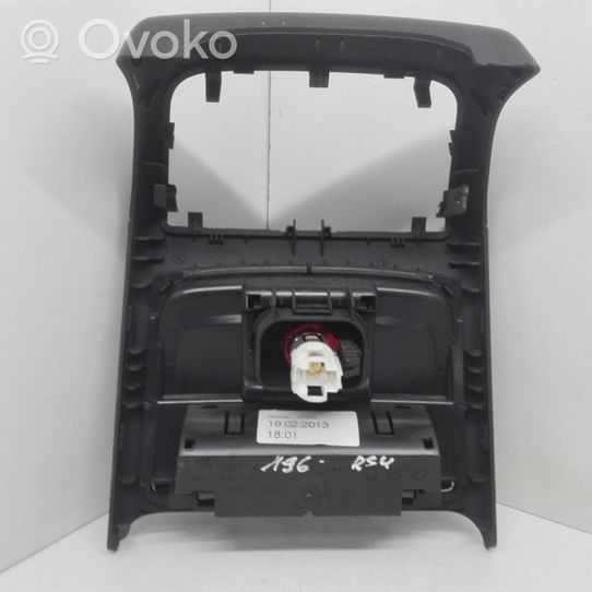 Audi RS4 Kita centrinė konsolės (tunelio) detalė 8K0864376