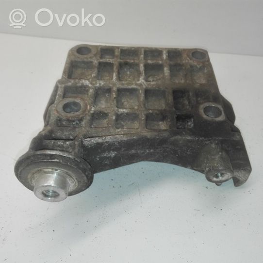 Audi A8 S8 D3 4E Support de générateur / alternateur 059903143K