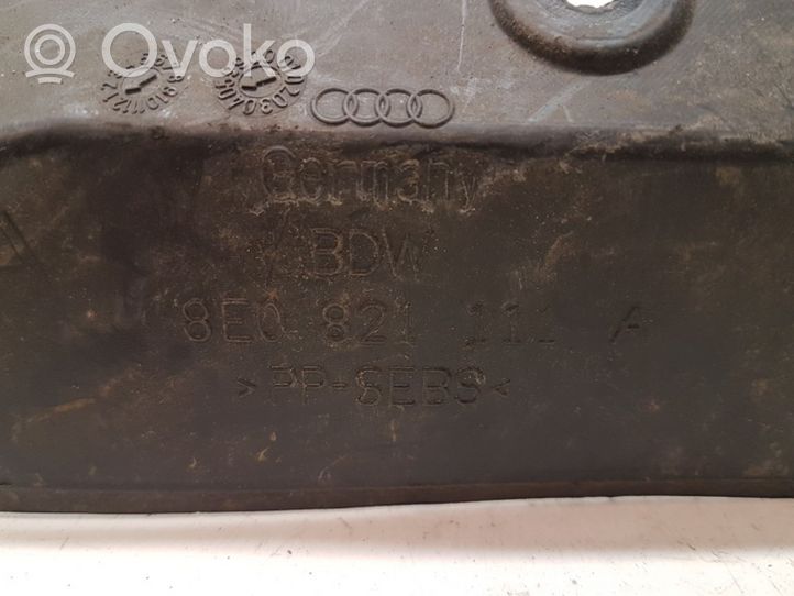 Audi A8 S8 D3 4E Supporto/guarnizione in poliuretano espanso del parafango 8E0821111A