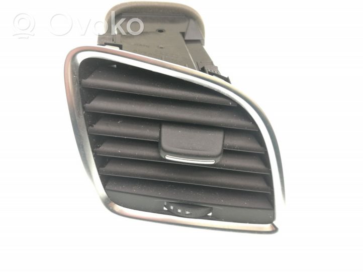 Audi Q3 8U Moldura protectora de la rejilla de ventilación lateral del panel 8U2820902B