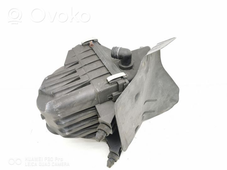 Volkswagen PASSAT B5.5 Scatola del filtro dell’aria 3B0133837D