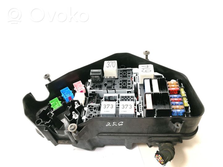 Audi Q7 4L Relay mounting block 7L0937503D