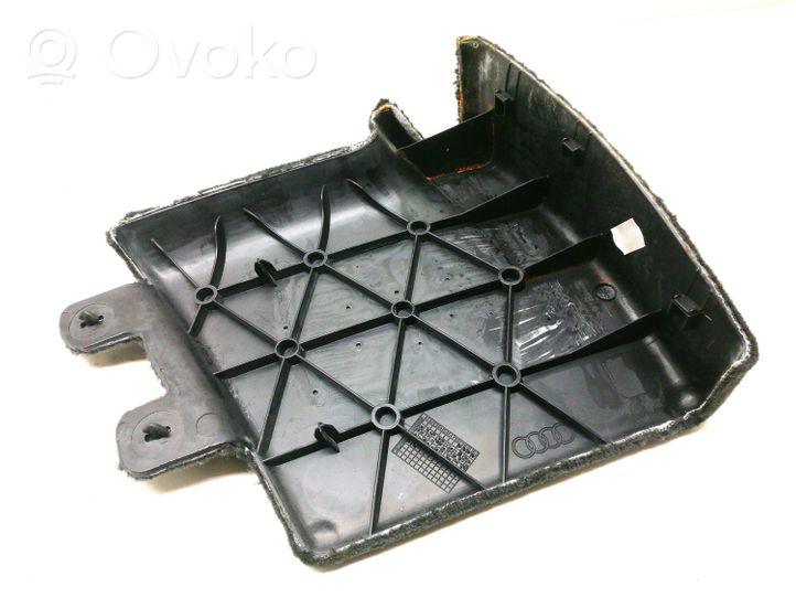 Audi A6 Allroad C6 Cubierta del soporte de la lámpara de la luz trasera 4F9867979