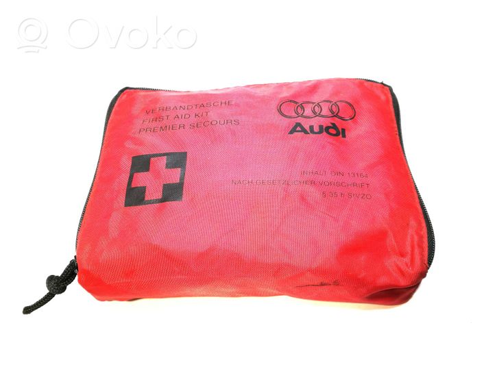 Audi A8 S8 D3 4E Ensiapupakkaus 4E0860282