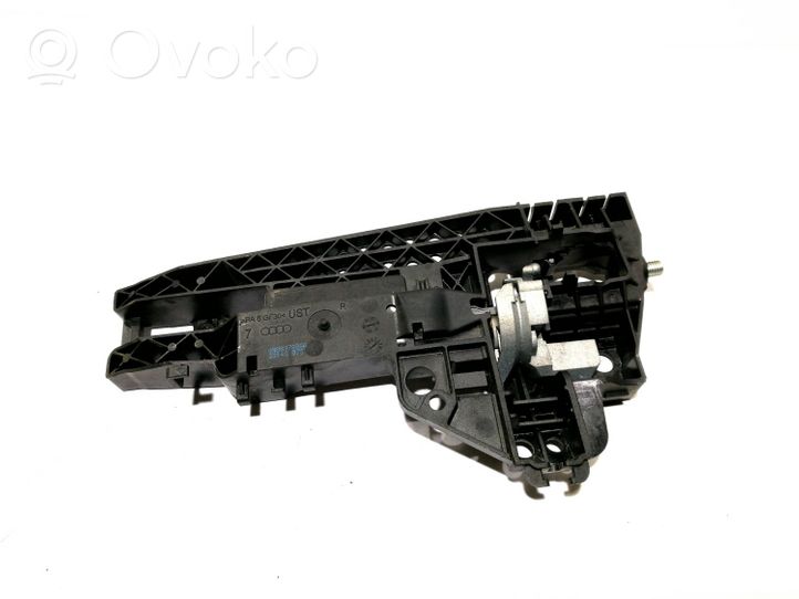 Audi Q7 4M Front door exterior handle/bracket 4M0837886A