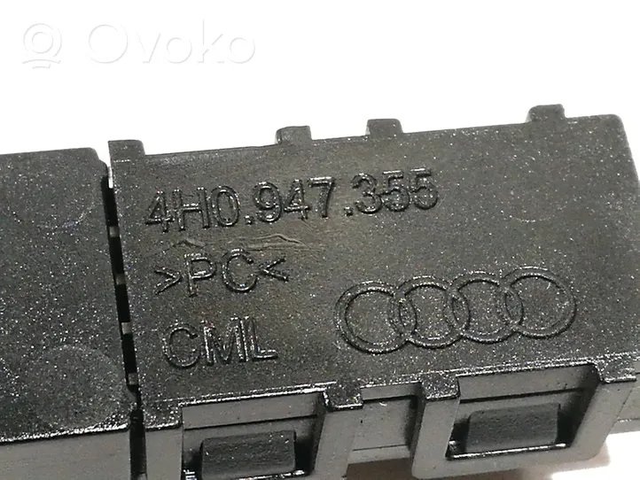 Audi A8 S8 D4 4H Lampka drzwi przednich 4H0947355