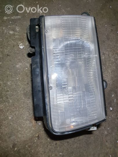 Isuzu Rodeo Lampa przednia 1AJ935186