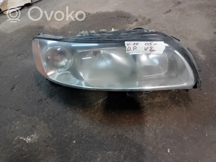 Volvo V70 Lampa przednia 