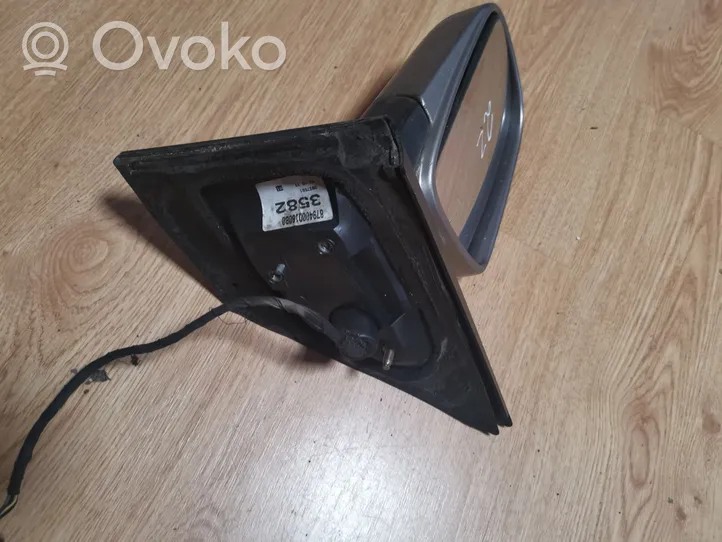 Toyota Yaris Elektryczne lusterko boczne drzwi przednich 010673