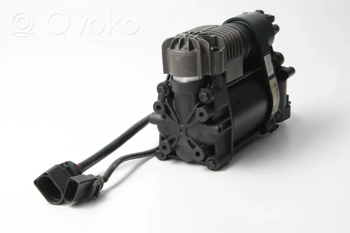 Volkswagen Touareg II Air suspension compressor/pump 40101750