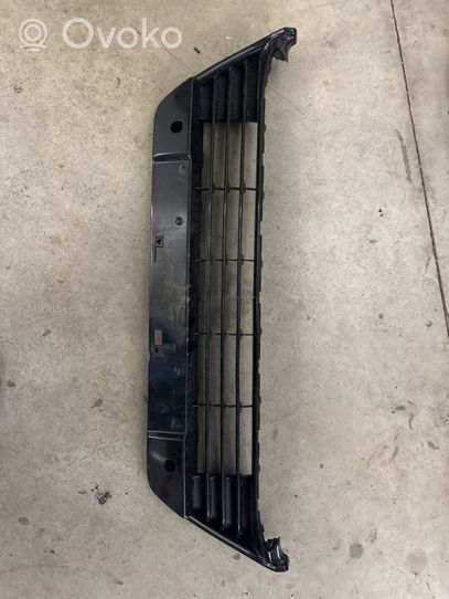 Toyota Auris E180 Grille inférieure de pare-chocs avant 5311202390400