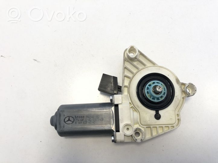 Mercedes-Benz B W245 Front door window regulator motor A1698204342