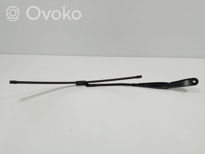 Volvo XC60 Front wiper blade arm 30753530