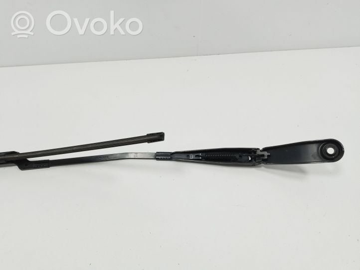 Volvo XC60 Front wiper blade arm 30753530